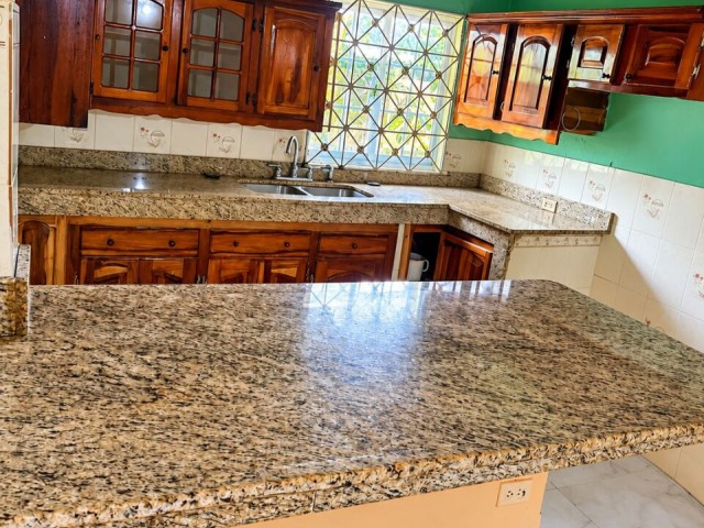 House For Rent in Linstead, St. Catherine Jamaica | [12]