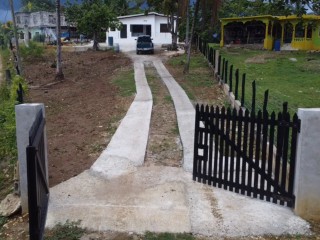 3 bed House For Sale - Bog Walk, St. Catherine, Jamaica