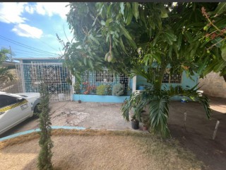 House For Sale in Off Windward Road, Kingston / St. Andrew Jamaica | [1]