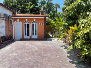Flat For Rent in MONA, Kingston / St. Andrew Jamaica | [14]