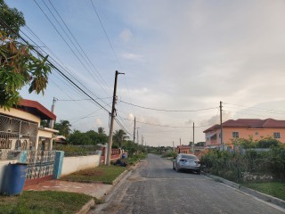 4 bed House For Sale in Kentucky Drive Willowdene, St. Catherine, Jamaica