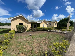 3 bed House For Sale - May Pen, Clarendon, Jamaica