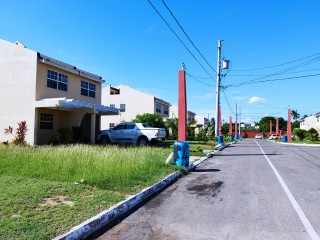2 bed Townhouse For Sale in Berkshire Estate Eltham, St. Catherine, Jamaica