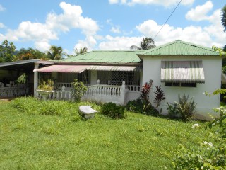 4 bed House For Sale in Treadways, St. Catherine, Jamaica