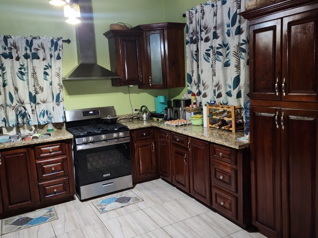 House For Sale in Twickenham Heights, St. Catherine Jamaica | [8]