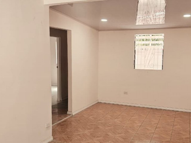7 bed House For Sale – Molynes, Kingston / St. Andrew, Jamaica