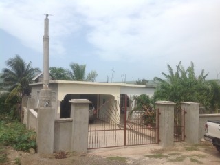 House For Sale in Pridees Milk River, Clarendon Jamaica | [7]