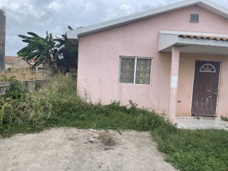 2 bed House For Sale in BUSHY PARK, St. Catherine, Jamaica