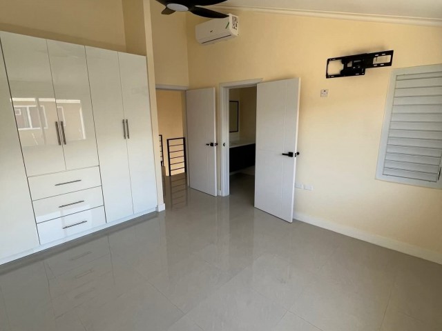 Townhouse For Rent in Chester Creek, St. Catherine Jamaica | [4]