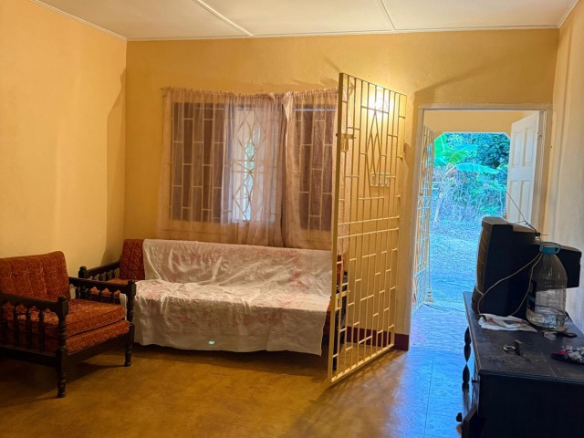 House For Sale in James Hill, Clarendon Jamaica | [5]