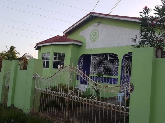 3 bed House For Rent - May Pen, Clarendon, Jamaica