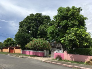 4 bed House For Sale in Fairview Avenue, Kingston / St. Andrew, Jamaica