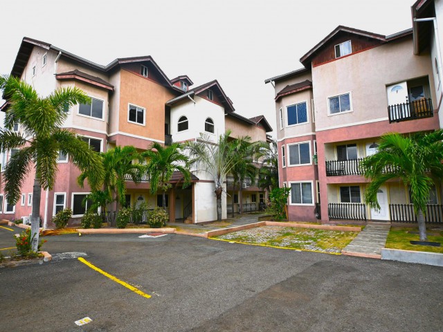 Apartment For Sale in DUNROBIN AVE, Kingston / St. Andrew Jamaica | [1]
