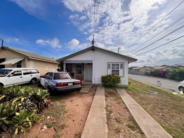 House For Sale in HELLSHIRE ESTATE, St. Catherine Jamaica | [1]