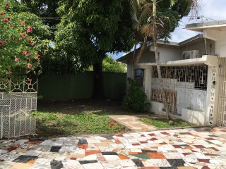 4 bed House For Sale in Fairview Avenue, Kingston / St. Andrew, Jamaica