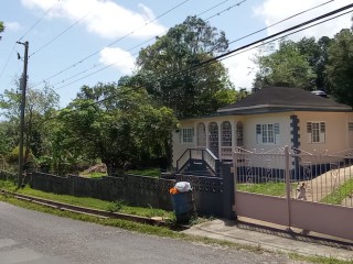House For Sale in Chatham PA, St. James Jamaica | [2]