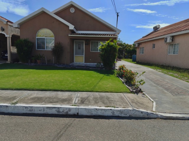 4 bed House For Rent - Caribbean Estates, St. Catherine, Jamaica