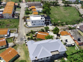 10 bed Apartment For Sale in Santa Cruz, St. Elizabeth, Jamaica