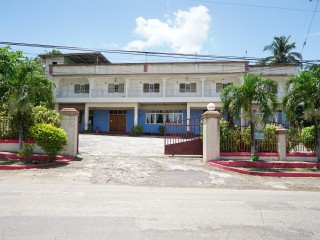 Commercial building For Sale in Santa Cruz, St. Elizabeth, Jamaica
