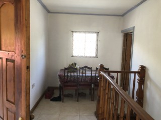 5 bed House For Sale in GLENMUIR HOUSING SCHEME MAY PEN, Clarendon, Jamaica