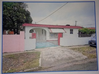 2 bed House For Sale in BRIDGEPORT, St. Catherine, Jamaica