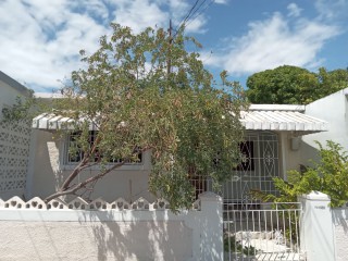 3 bed House For Sale in Portmore, St. Catherine, Jamaica