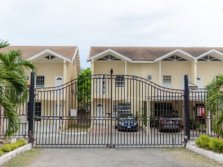 3 bed Apartment For Sale - LIGUANEA, Kingston / St. Andrew, Jamaica