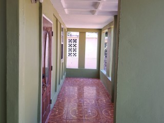 4 bed House For Sale in Passage Fort Portmore, St. Catherine, Jamaica