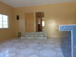 House For Rent in Mona, Kingston / St. Andrew Jamaica | [4]