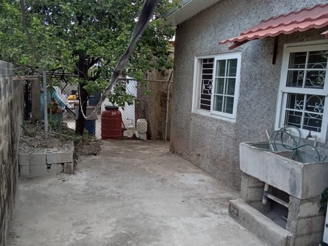 House For Rent in Gardener Ave, Kingston / St. Andrew Jamaica | [5]