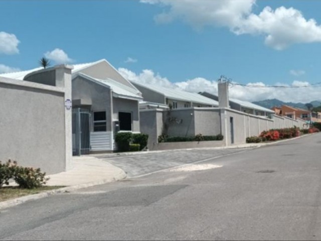 Townhouse For Sale in KINGSTON 6, Kingston / St. Andrew Jamaica | [2]