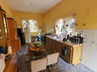 House For Sale in BELLEVUE HEIGHTS, St. Catherine Jamaica | [8]