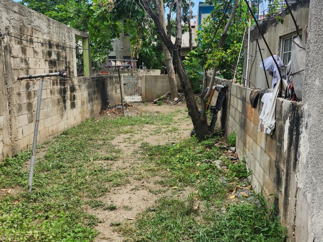 Townhouse For Sale in Hamilton Gardens, St. Catherine Jamaica | [13]