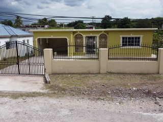 3 bed House For Sale in Merrivale Meadows, Clarendon, Jamaica