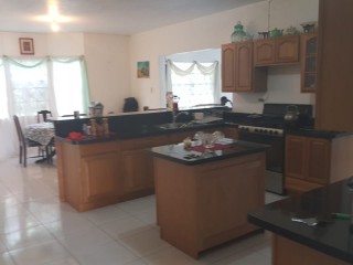 House For Sale in St Georges Hellshire, St. Catherine Jamaica | [7]