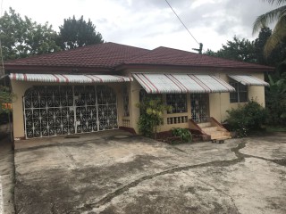 House For Sale in Chapelton, Clarendon Jamaica | [5]