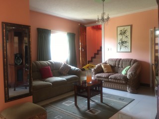 Flat For Rent in Queen Hill Red Hills, Kingston / St. Andrew Jamaica | [1]