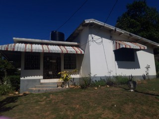 House For Sale in Linstead, St. Catherine Jamaica | [10]