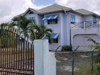 5 bed House For Sale in May Pen, Clarendon, Jamaica