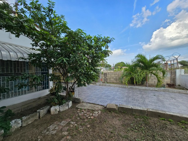 House For Sale in Willowdene, St. Catherine Jamaica | [10]