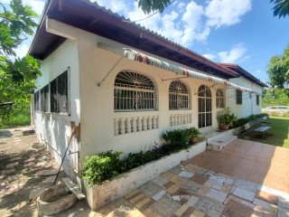 3 bed House For Sale in Bowers Estate, St. Catherine, Jamaica