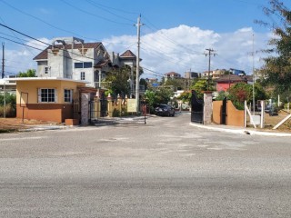 2 bed House For Sale in HELLSHIRE HEIGHTS, St. Catherine, Jamaica