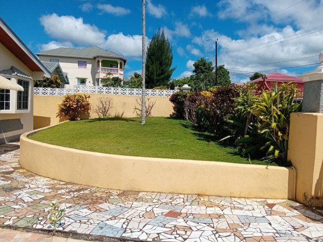 House For Sale in Brumalia, Manchester Jamaica | [3]
