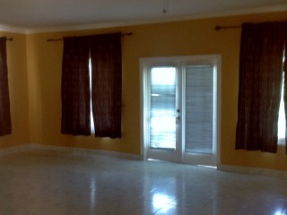 House For Sale in VISTA DEL MAR, St. Ann Jamaica | [4]