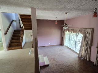 Townhouse For Sale in Red Hills, Kingston / St. Andrew Jamaica | [7]