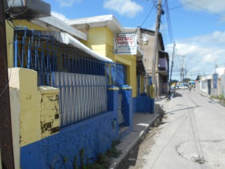 Commercial building For Sale – 14 Condron Avenue Spanish Town, St. Catherine, Jamaica