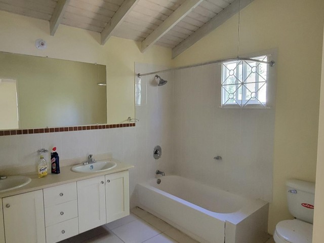 House For Sale in CORAL SPRING, Trelawny Jamaica | [8]