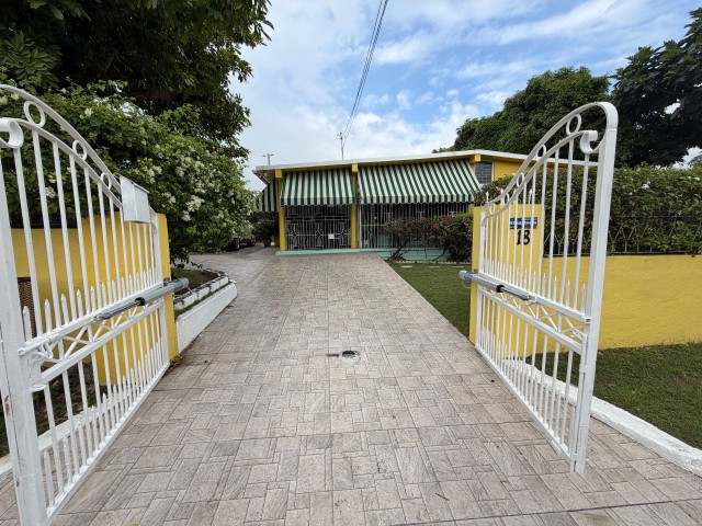 House For Sale in Valentines Garden, Kingston / St. Andrew Jamaica | [1]