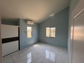 House For Rent in Phoenix village 2, St. Catherine Jamaica | [6]