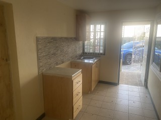 Flat For Rent in Red Hills, Kingston / St. Andrew Jamaica | [4]